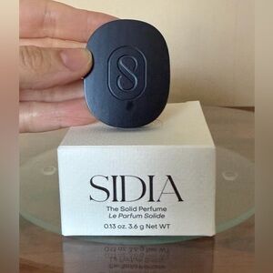 SIDIA The Solid Perfume: BRALESS Leather & Vanilla